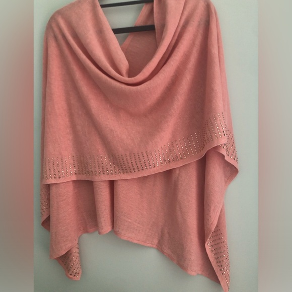 NWT linen light weight shawl or poncho . - Picture 7 of 9
